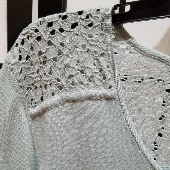 Van Heusen Lace Accented Sweater w/ V-Neckline - Picture 4 of 8